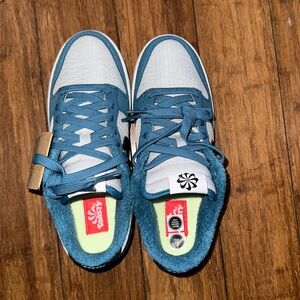 Nike dunk low retro . Never been worn . Size 6 mens or 7.5 womens